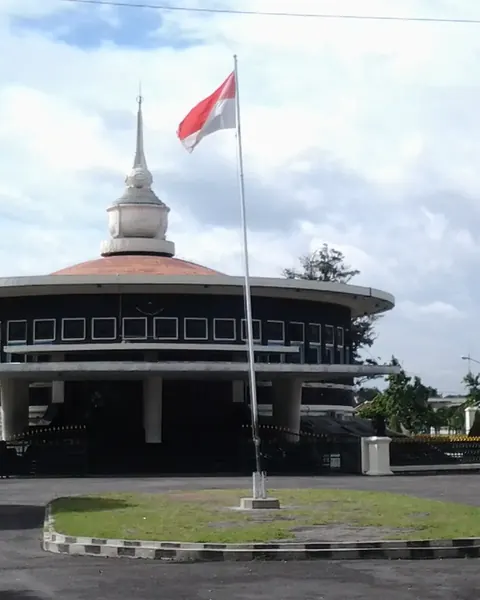 Gedung bundar Museum Perjuangan Yogyakarta.