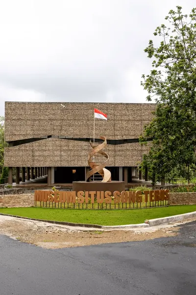 Gedung Museum Song Terus di Pacitan.
